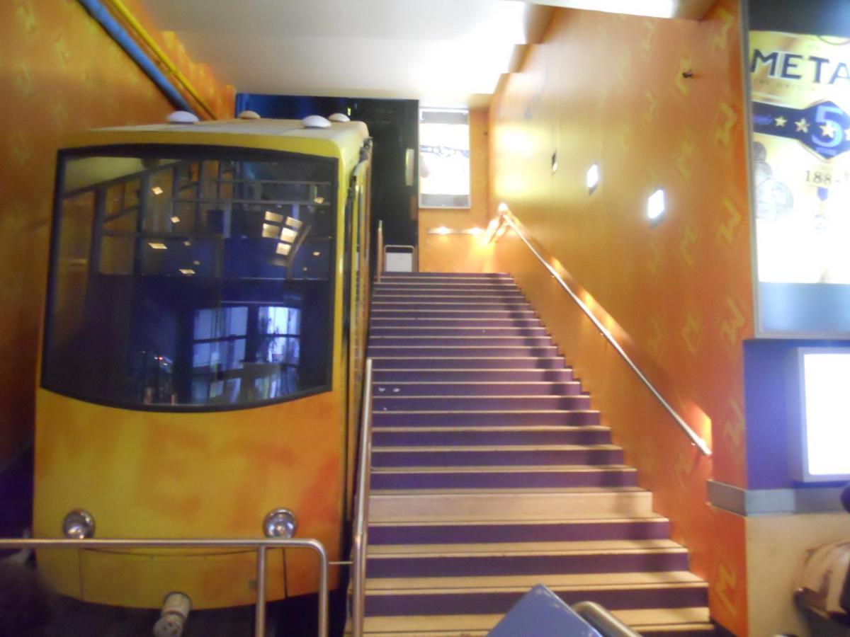 2 Bedroom Apt - Live Like A Local In Kolonaki Athen Exterior foto