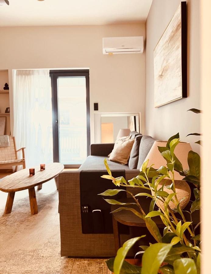 2 Bedroom Apt - Live Like A Local In Kolonaki Athen Exterior foto