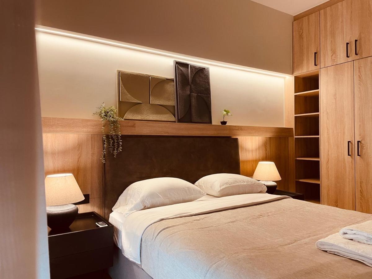 2 Bedroom Apt - Live Like A Local In Kolonaki Athen Exterior foto