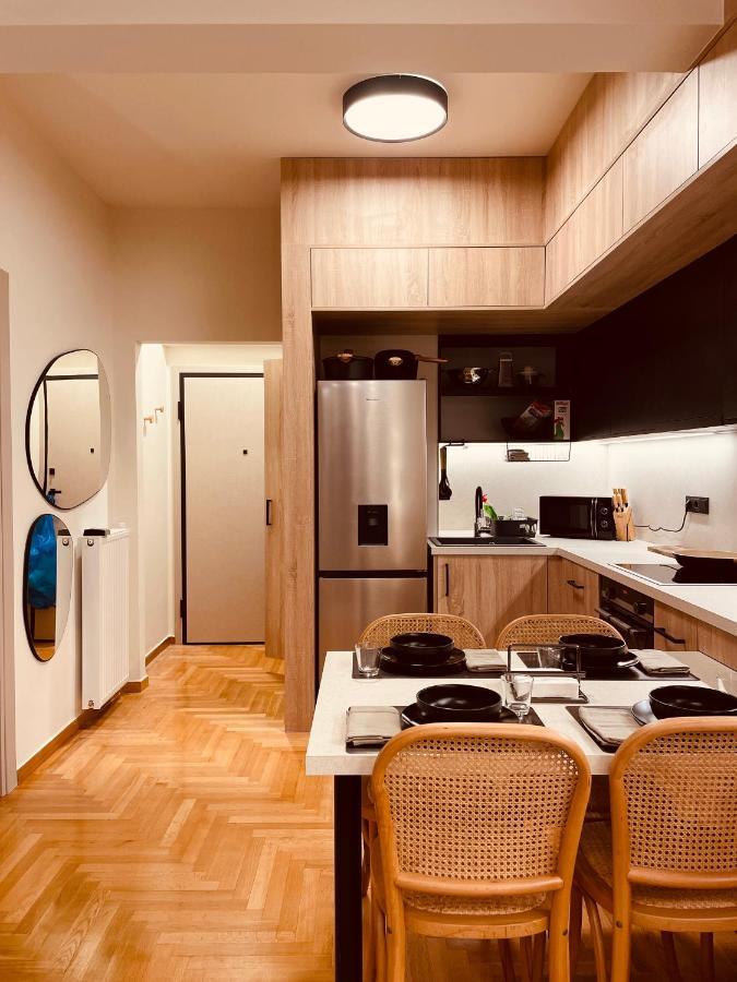 2 Bedroom Apt - Live Like A Local In Kolonaki Athen Exterior foto